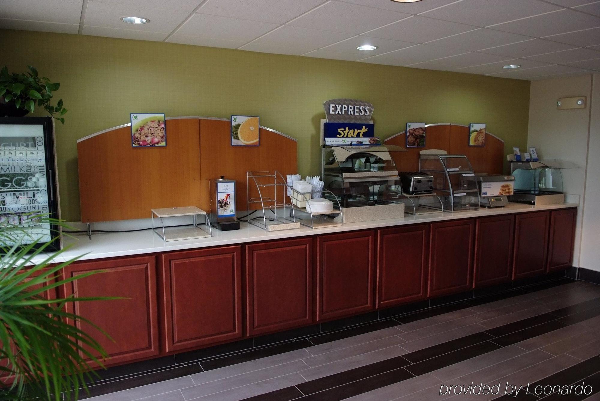 Holiday Inn Express Hotel & Suites Blythewood By Ihg Exterior foto